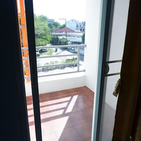 Hotel V At Bangsaen Exterior foto