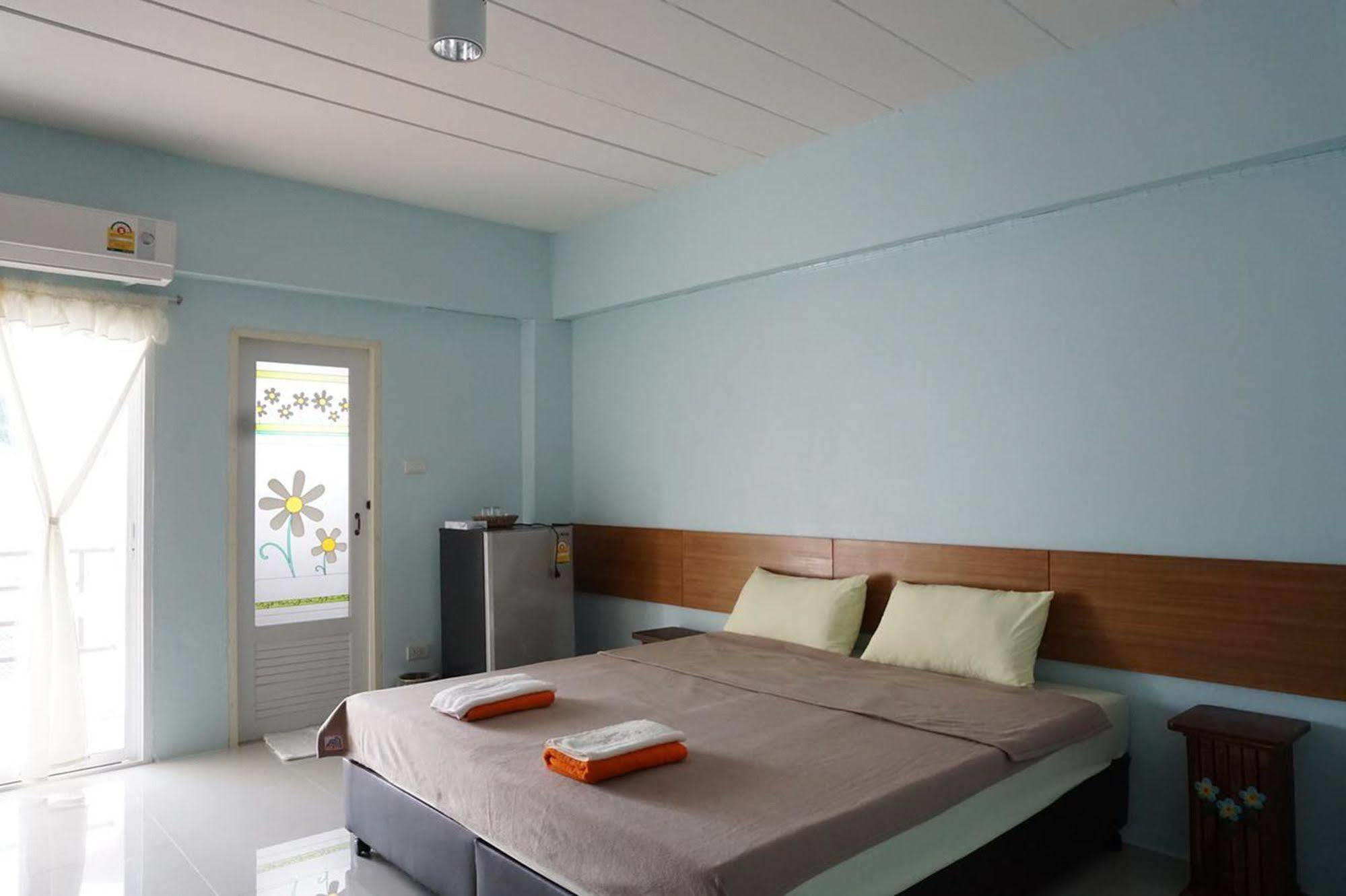 Hotel V At Bangsaen Exterior foto
