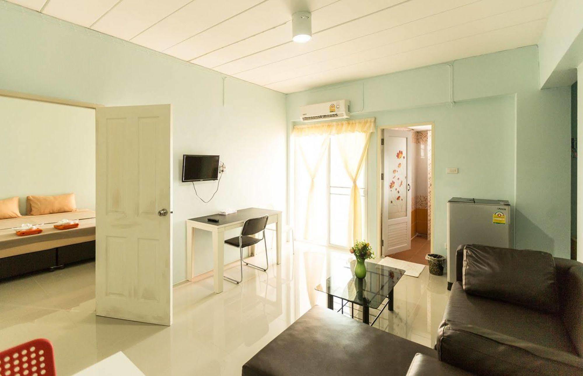 Hotel V At Bangsaen Exterior foto