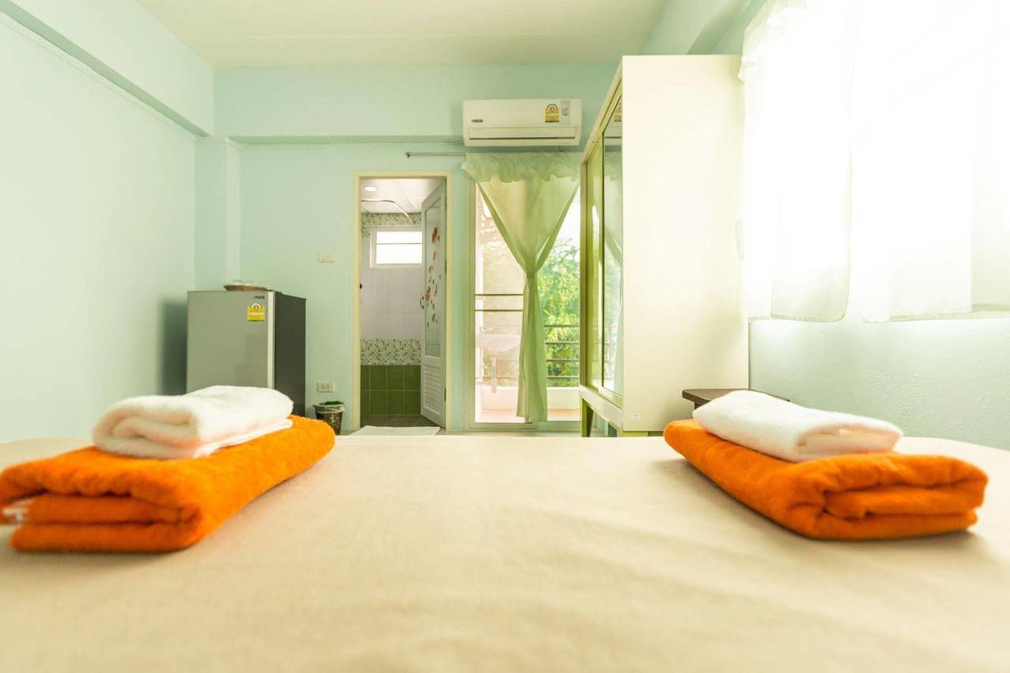 Hotel V At Bangsaen Exterior foto