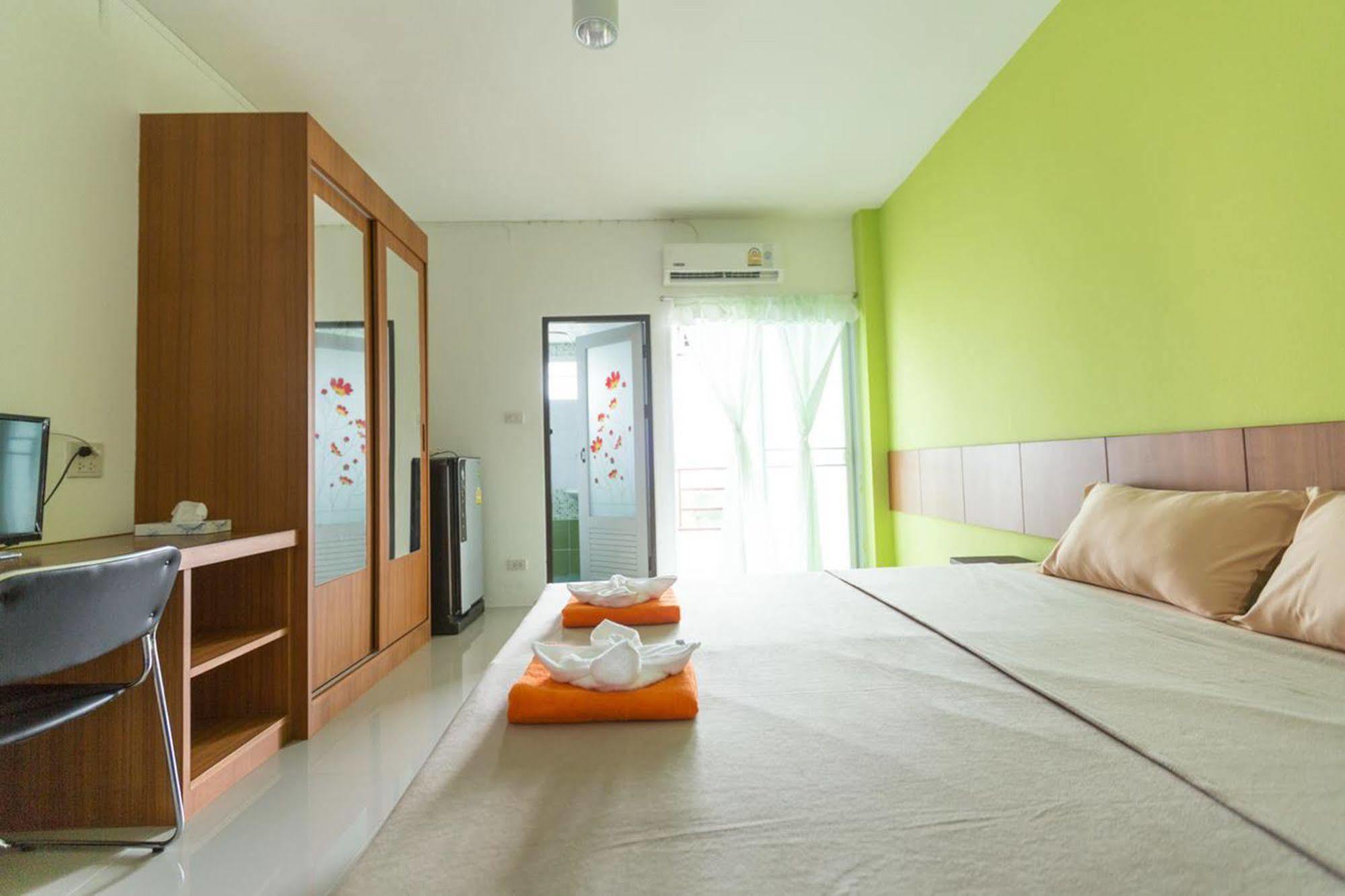 Hotel V At Bangsaen Exterior foto